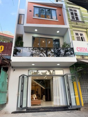 bán nhanh căn nhà mặt tiền nguyễn hữu thọ vị trí đối diện bệnh viện quân y 17