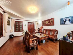 Nhà phân lô- Vị trí đẹp-DT 90m- Vừa ở vừa kinh doanh- Ngõ thông- Ô tô tránh- Phố Trung Yên.