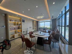 penthouse sân vườn biệt thự góc trên không view sân bay. giá 8.8 tỷ tl.