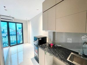 bán toà chdv hoàng hoa thám 7t thang máy, 2 mặt thoáng, cách 20m oto tránh,, 15pkk , dt : 80tr/th