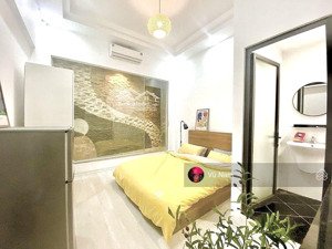 - toà chdv, đường láng, ngõ thông, gần hồ, 9pkk, dòng tiền 50 tr/th, dt 50m2 giá : 12,7 tỷ tl