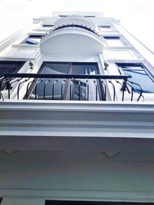 đặng vũ hỷ việt hưng 60m, 5 tầng, mt 6m cách 2 nhà ra phố ô tô tránh gần trường học công viên