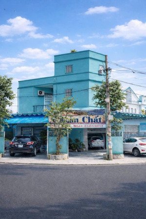 bán nhà góc 2 mặt tiền kinh doanh quán cafe ở hóc môn