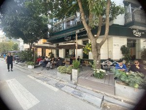 cho thuê nhà hàng phố trung hoà 150m2x4tầng cạnh lô góc, vị trí kd sầm uất, giá chào 100tr