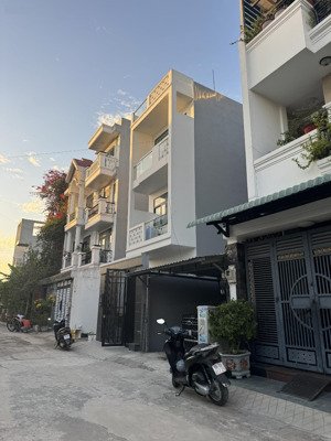 lô đất phân lô 105m2(7x14) vuông vức phân lô ngay lã xuân oai, nhỉnh 5 tỷ tí xíu. long trường, q9