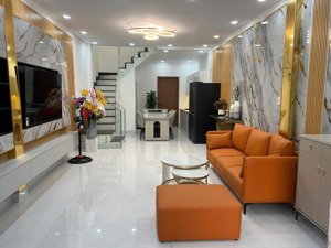 bán nhà phố nhà bè oto tận nơi . giá :5.470 tỷ . sổ hồng . lh: 