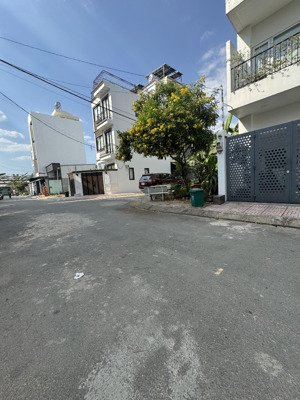 lô đất 85m2 (5,5x16) đường xe hơi né sát lã xuân oai. chỉ hơn 4 tỷ