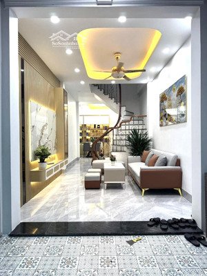 sốc giá! nhà riêng trần đại nghĩa hbt,oto đỗ cửa,ngõ thông, cạnh đại học bách kinh xây 42 m