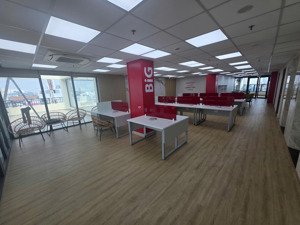 cho thuê văn phòng rooftop có sân vườn 303 m2, 65 triệu vnd tại bình thạnh sát quận 1. hot!