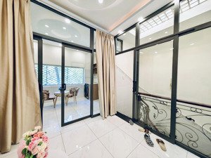 căn hộ cho thuê ban công full nội thất gần nguyễn hữu cảnh, q1, q2 ở ngô tất tố_xem phòng0969690446