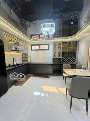 mặt tiền 4 tầng 4x20m đối diện aeon tên lửa. 9 tỷ nhỉn