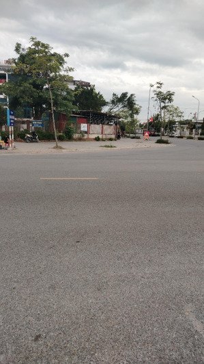 5.246m mặt đường quốc lộ 23b ,cổ dương, xã phúc thịnh