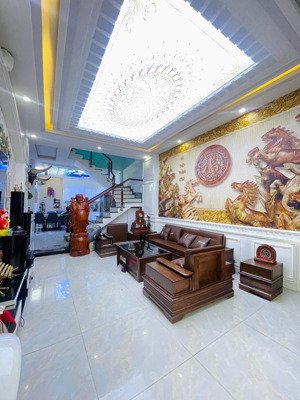 nhà 3tầng cực đẹp - mặt tiền thạnh lộc 57 - gần chợ đường - giá trị tăng cao - giá hẻm