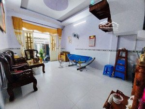 bán nhà hóc môn 60m2 . gần mặt tiền đặng thúc vịnh , đường ô tô nhà 2 tầng , shr . chính chủ .
