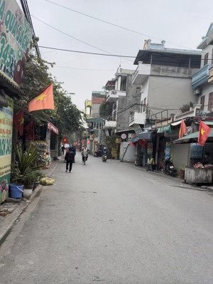 thượng thanh - ô tô đỗ cổng - lô góc - 42m2 mt trên 4m - hơn 5 tỷ lh 