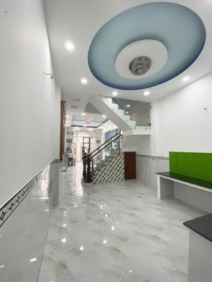 nhà mới khu nội bộ hxh hương lộ 2, dt: 4x14m trệt 2 lầu sân thượng. giá: 6.5tỷ có tl