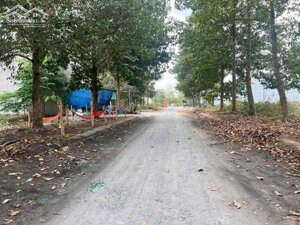 Bán nền thổ cư đường số 7, KDC 135 , thị trấn Bến Lức dt 144m2 giá giảm còn 3 tỷ