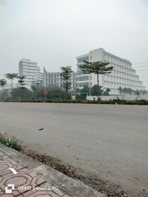 giá hơn 7 tỷ, có ngay lô dịch vụ đẹp như tranh vẽ