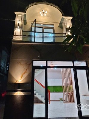 mua nhà mới đón tết, mua là xách vali vào ở liền