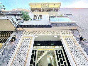 nhà chính chủ có sổ hồng cần bán gần phú mỹ hưng quận 7