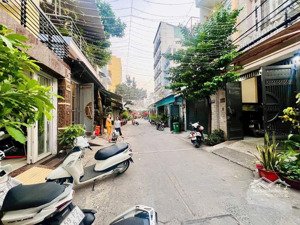 5,8 tỷ nguyễn cửu vân phường 17 bình thạnh, gần vinhomes điện biên phủ,quận 1 36m2 x 2 tầng