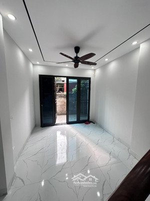 bán nhà chính chủ xây 4 tầng đẹp cực chắc chắn , hoàn thiện đẹp ở ngay