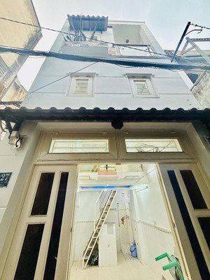 bán nhà 3 tầng khu dân cư. gần đường vĩnh khánh