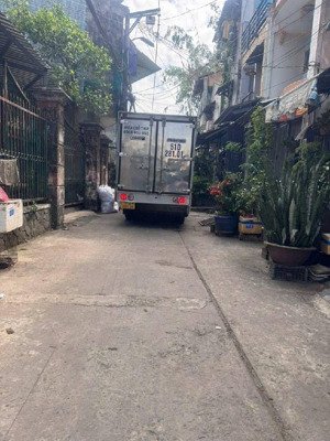 nhà đẹp sát tỉnh lộ 10 khu tên lửa 64m2 đường 6m nhik 5 tỷ