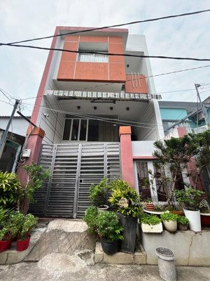 bán nhà lê văn lương sổ hồng riêng 108m2 nhà 3 tầng 5 phòng ngang 6m dài 18m chỉ 6 tỷ nhỉnh