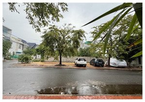 chính chủ bán lô góc vip 2 mặt tiền tại trung tâm phan thiết