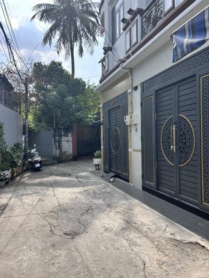 hồ xuân hương - bình thạnh
4x13m giá 9,2 tỷ ko lộ giới
xe hơi vào nhà ngủ