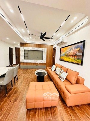 bán gấp căn hộ chung cư mặt phố vũ phạm hàm, hà nội, 51, 46 m2, 2 ngủ, 1 wc, giá 5,75 tỷ.