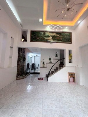 tân bình $$ 6.4 tl
bán nhà phan huy ích dt:45 m2(5 10)
hẻm oto - ngang khủng 5m - 3 tầng