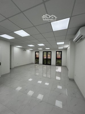 cho thuê văn phòng mặt phố nguyễn thanh bình - tố hữu, 70m2. sàn thông mới đẹp