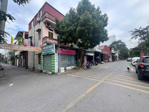 vị trí đẹp sát phố cực hiếm giá tốt giang biên-việt hưng
ngõ ô tô tránh sát phố phạm khắc quảng