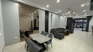 bán nhanh căn shophouse 120m2 trục phố đi bộ đã hoàn thiện đang cho thuê dòng tiền tốt