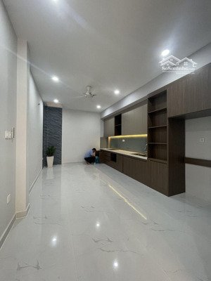 hẻm nhựa xe hơi thông phường 14 tân bình.
60m trệt 2 lầu btct chỉ 8.68 tỷ.