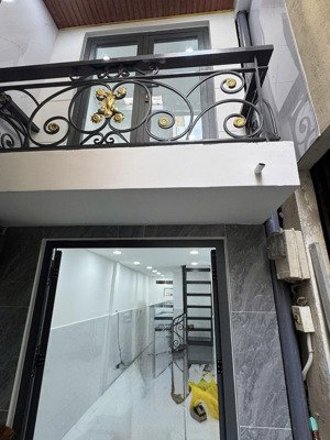 chính chủ bán nhà 1 trệt 1 lầu, có 2 phòng ngủ, diện tích sử dụng 30m2. giá: 1,860tỷ