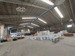 cho thuê xưởng 2200m2.pccc vách tường .đường xe công.gần vòng xoay an phú ,thuận an.giá 120 triệu