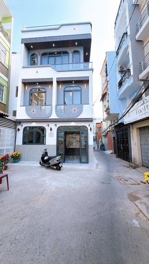 bán nhà 4 tầng mặt tiền đường số, xe hơi đỗ cửa vào ở ngay