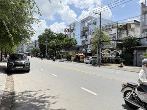 bán nhà mặt tiền đường man thiện. gần chợ đêm. 4 tầng. 132m2. chỉ 17.5 tỷ.