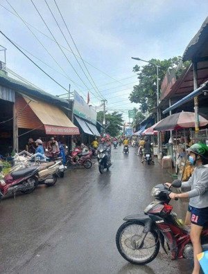 cực gấp giảm mạnh 470t từ 5ty xuống còn 4,53ty. đối diện chợ buôn bán cực đông đúc phải nhanh ạ