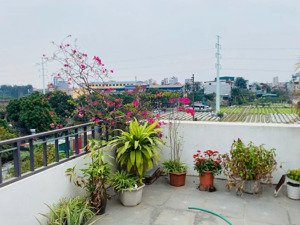 bán căn nhà trung tâm vân trì gần cầu nhật tân - khu dân cư đông đúc, tiện ích đầy đủ - nhỉnh 4 tỷ