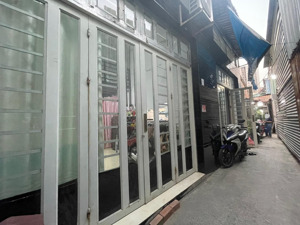 bán nhà 2tầng 52m2 siêu rẻ chỉ 3tỷ đang cho thuê 8triệu khu dân cư hiện hữu phạm thế hiển p7 quận 8