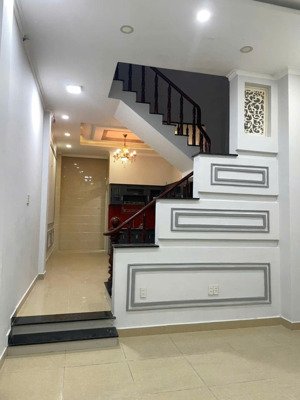 nhà 4 tầng đường xe tải thông đường hiệp bình 20tr/ tháng