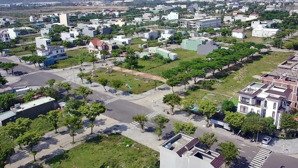 chính chủ gởi bán 2 lô liền kề mt nguyễn tất thành nối dài , 220m2 , 10 tỷ 500 , cách biển 600m