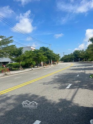 chính chủ bán gấp lô 147m mt 25m võ chí công trung tâm kcn đông quế sơn 2.1 tỷ shock toàn khu