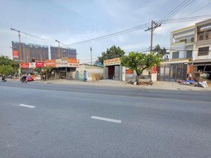 nhà phố mới mặt tiền đường đt 743c gần vincom550, phường tân đông hiệp, tp dĩ an