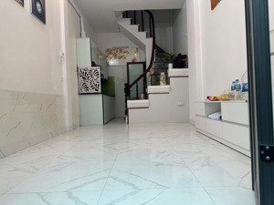 nhà tây trà, ô tô đỗ cổng, 5 tầng, ở sướng full nội thất, nhỉnh 5tỷ.