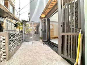 siêu phẩm xây mới lê văn duyệt, dt: 3,7m daif 7,3m (cn: 26,71 m2 ). kết cấu: nhà xây mới 4 tầng